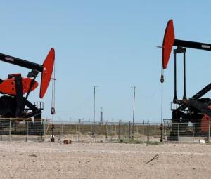 Oil falls further on hopes of smoother crude flows via Hormuz