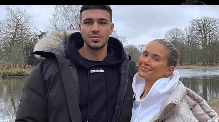  Tommy Fury celebrates Molly Mae Hague's impressive postnatal fitness journey