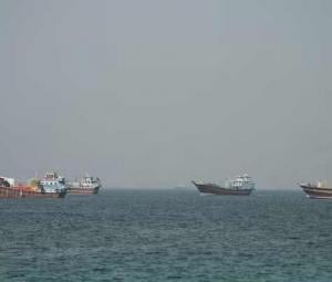 Oil down 2% amid resumption of Hormuz shipments even as vessel hit near Oman