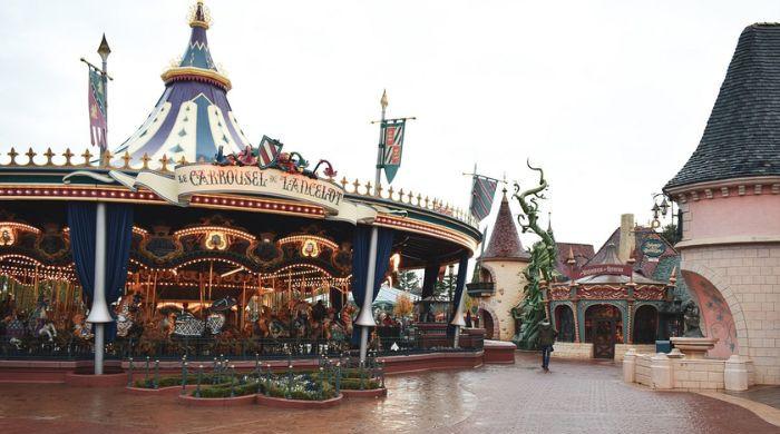 Disneyland Paris shuts down all outdoor rides as 124℉ heatwave sweeps France