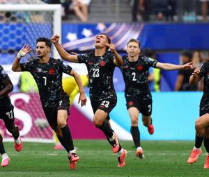 Eustaquio's stoppage-time strike sends Canada into World Cup last 16
