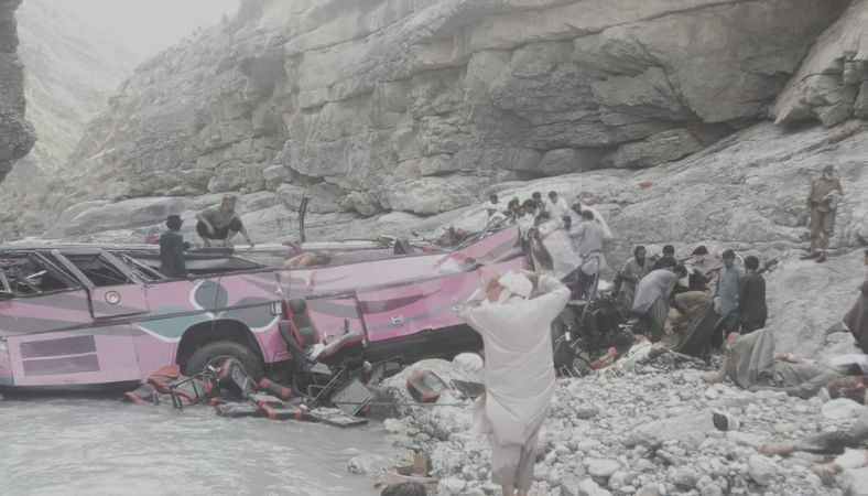 People attempting to rescue injured and collect the dead from the site of a deadly bus crash in Balochistan, June 3, 2026. — Geo News