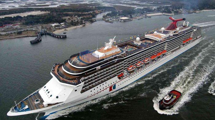 Cruise passenger hospitalized after ship breaks moorings in Greek storm