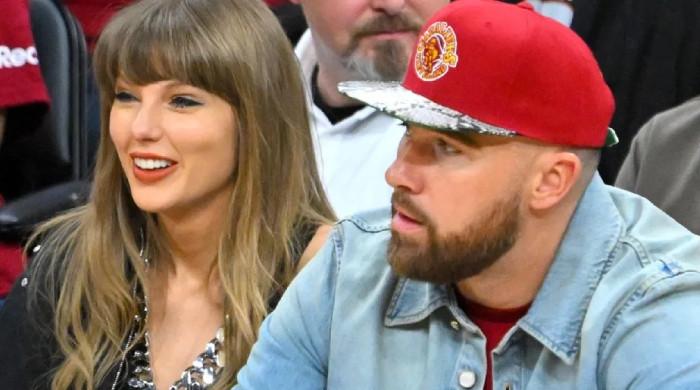 Taylor Swift, Travis Kelce give special surprise to wedding guests at MSG