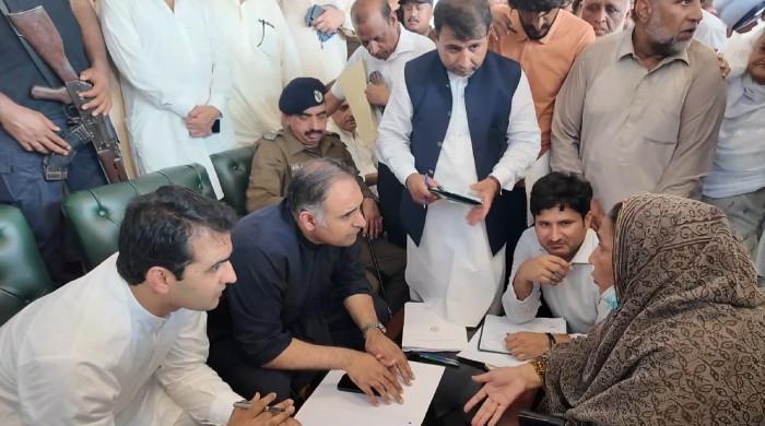 Bilal Azhar Kayani holds public hearing in Jhelum, hears over 400 complaints