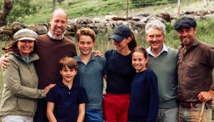 Kensington Palace shares new family portrait of the future queen