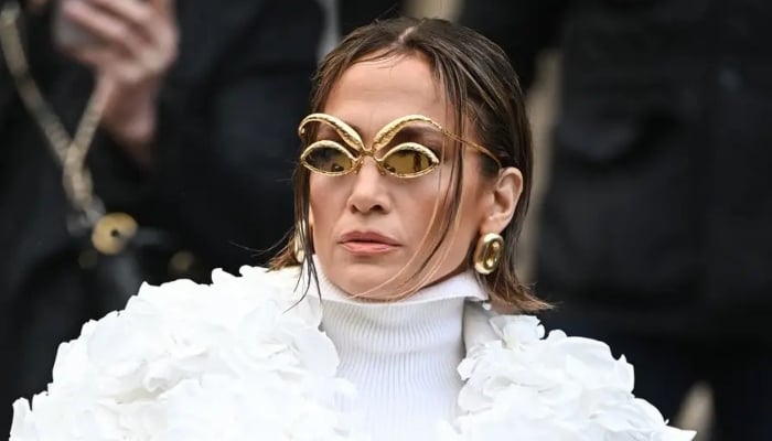 Jennifers glamorous appearance came after she shared snaps of the gorgeous outfit she wore to Taylor Swift