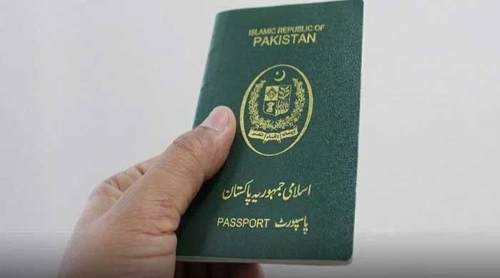 Govt reviews steps to improve passport home delivery for overseas Pakistanis