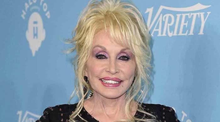  Dolly Parton announces Broadway musical opening date
