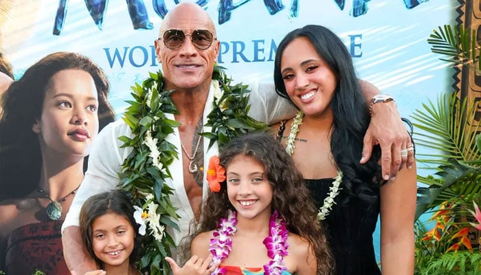 Dwayne Johnsons daughters cheer dad at ‘Moana’ premiere