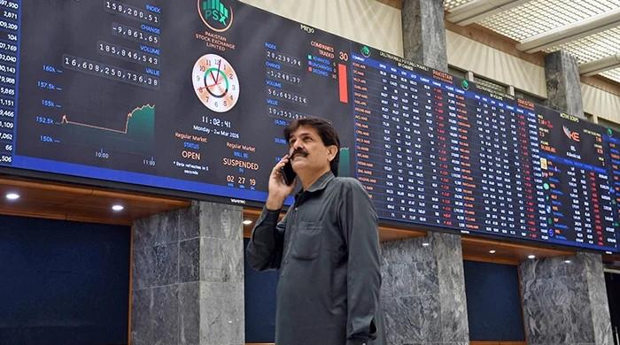 PSX plunges over 4,600 points as Trump's Iran remarks rattle investors