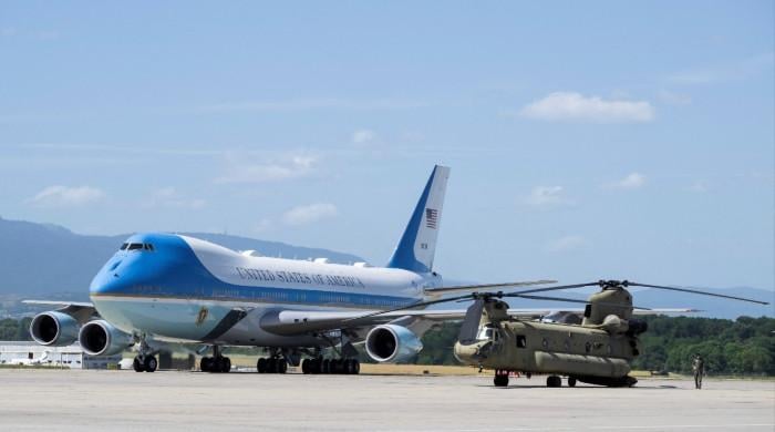 Trump switches back to older Air Force One for Britain leg of trip