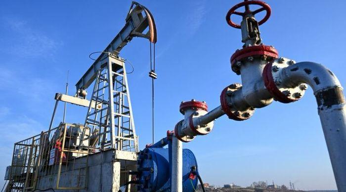 Oil prices surges 6% to $78, gas holds at $3.80 as Trump ends Iran ceasefire