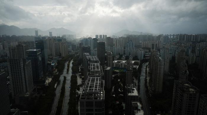 Hundreds of thousands evacuated as Typhoon Bavi barrels towards China