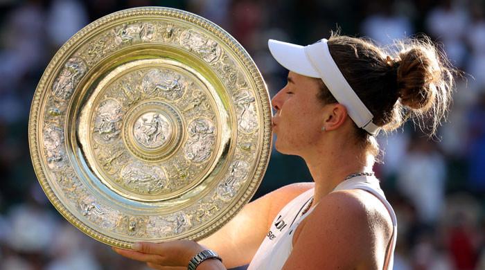 Noskova survives tearful meltdown to win first Wimbledon title