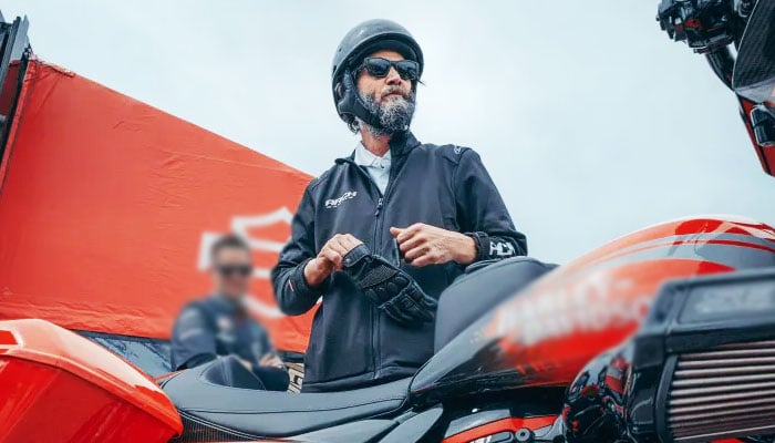Keanu Reeves shares life lessons learned from motorcycle racing
