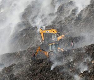 Garbage heap collapse kills nine at India waste plant