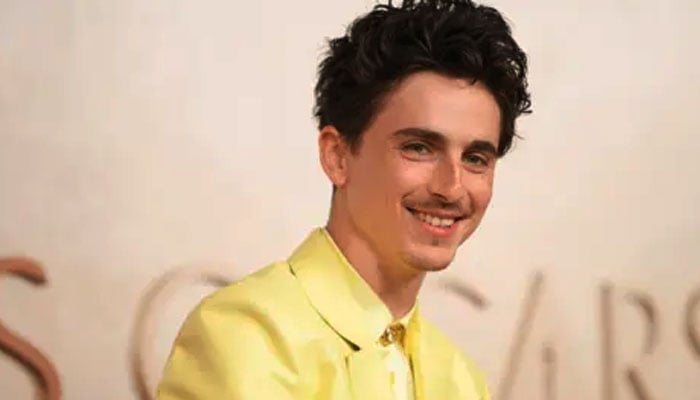 Timothée Chalamet fanboys over Dallas Cowboys Cheerleaders