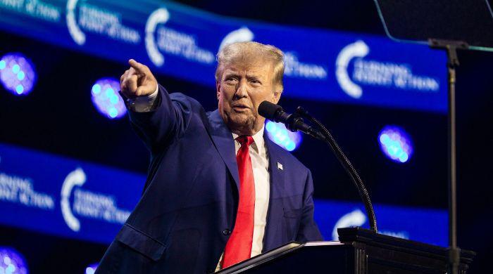 Trump's approval rating sinks near record low in new poll: 59% disapprove, 37% approve