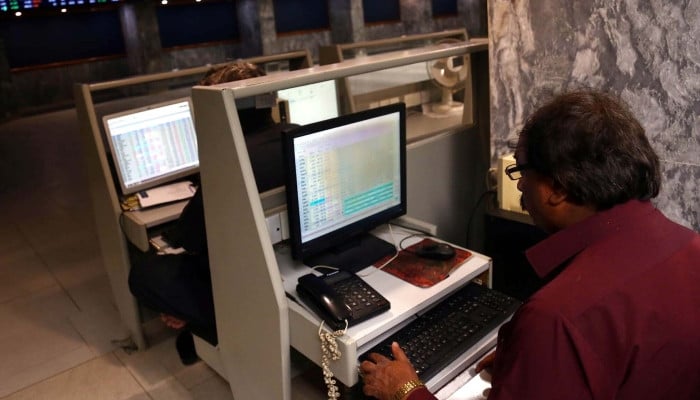 PSX gains as oil stabilises, earnings season comes into focus