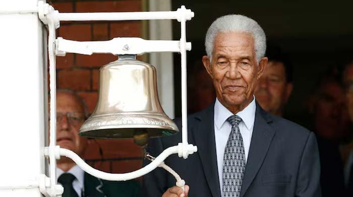Garry Sobers, towering West Indies cricket all-rounder, dies at 89