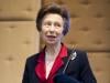 Princess Anne fails to keep serious face during interesting Thai activity
