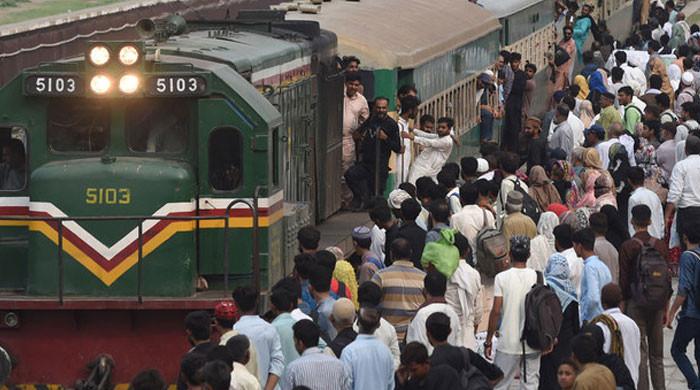 Rail traffic suspended after freight train derails near Sindh's Matiari