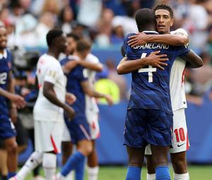 England edge France 6-4 in chaotic World Cup bronze match