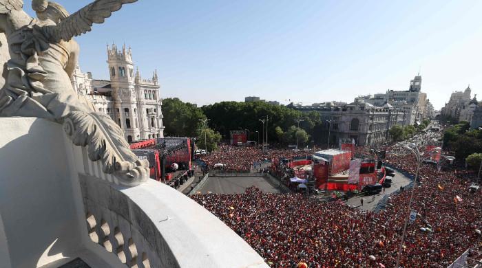 Spanish king hails World Cup heroes as celebration tour begins