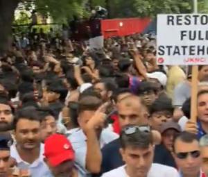 Hundreds protest in Delhi demanding statehood for IIOJK