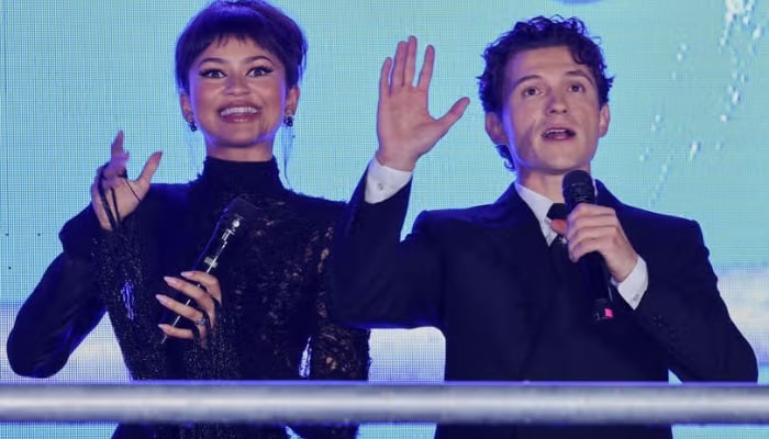 Tom Holland cant take his eyes off Zendaya at ‘Spider-Man event