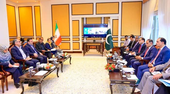 Pakistan, Iran discuss trade, economic cooperation and connectivity
