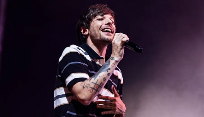 Louis Tomlinson performs No Control on 16th Anniversary of One Direction
