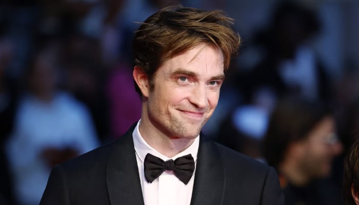 Robert Pattinson hailed as funniest man alive after Twilight jab