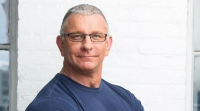 Robert Irvine takes direct jab at Food Network