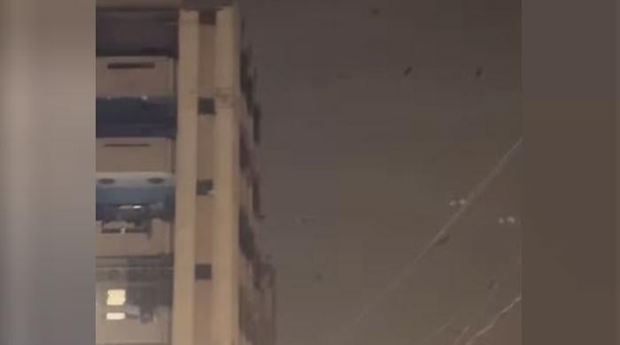 Dust storm hits Karachi as rain falls in parts of city