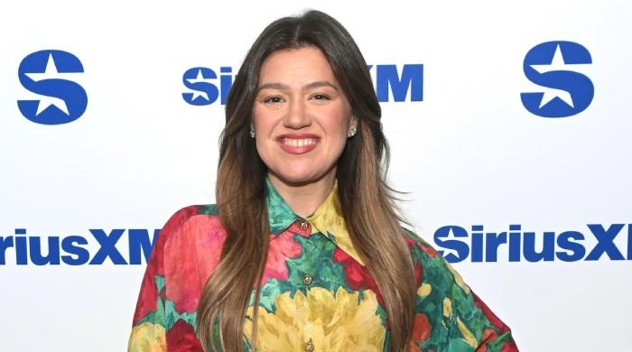 Kelly Clarkson gets candid about her single life
