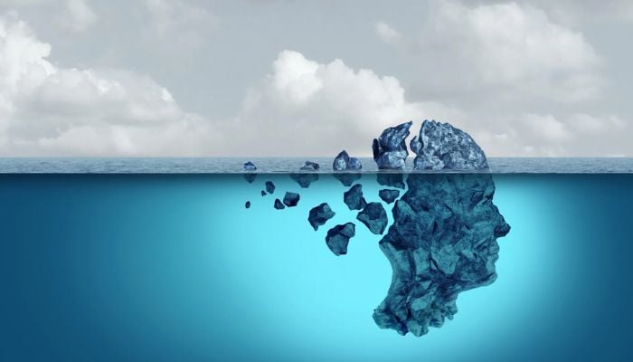 Midlife brain changes may signal risk of dementia, study finds