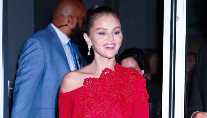 Selena Gomez receives applause for new heartwarming career move