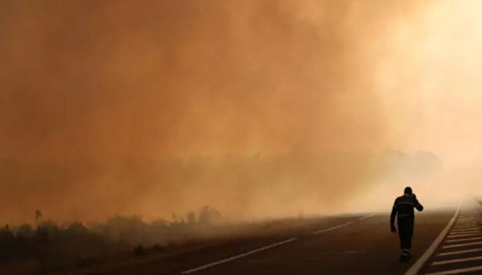 Firefighters in southwest France are struggling to bring a forest inferno under control before yet another heatwave descends on the country. — AFP/File