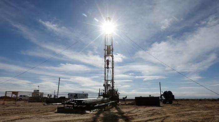Oil prices drop after US, Iran pause fighting over weekend