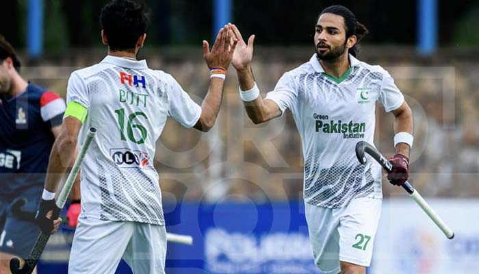 This undated image shows Pakistan hockey team players Ammad Butt (left) and Abu Bakar. — X/@abubakartariq27