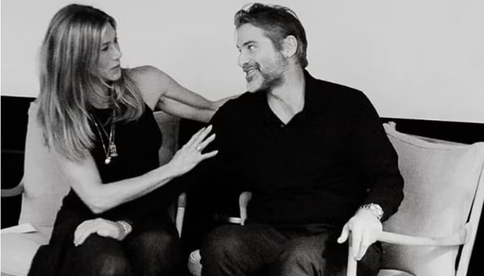 Jennifer Anistons romance with Jim Curtis hits a rough patch
