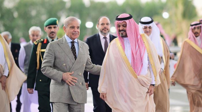 PM Shehbaz arrives in Saudi Arabia as Middle East conflict rages on