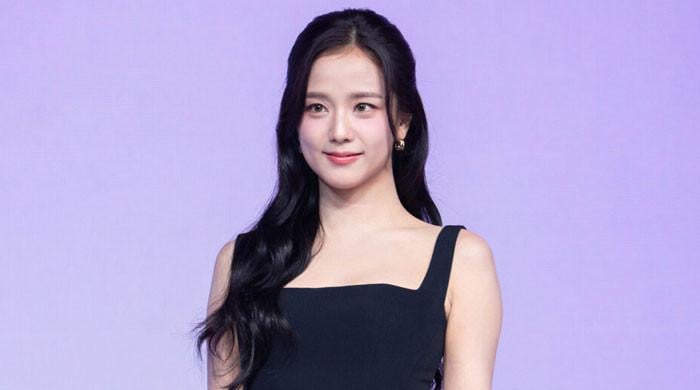 BLACKPINK's Jisoo breaks down in tears after sincere apology