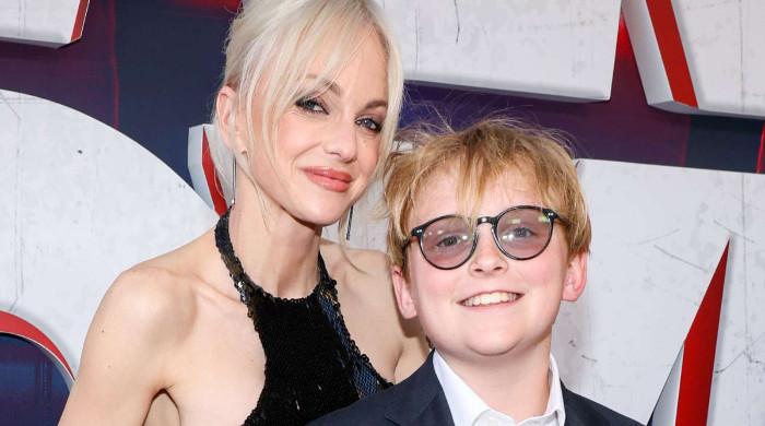 Anna Faris reveals why fitting in with other moms was so difficult