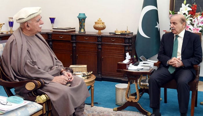 National Assembly Opposition Leader Mehmood Khan Achakzai calls on Prime Minister Muhammad Shehbaz Sharif in Islamabad. — Radio Pakistan/File