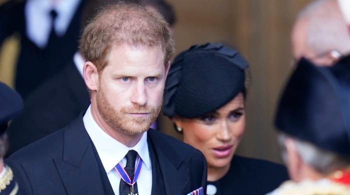 Prince Harry gives strict instructions to Meghan amid Palace chaos 