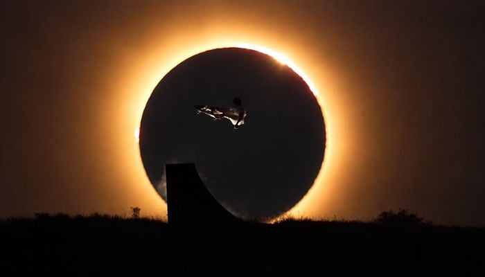 Eclipsing the Ordinary: Danny Leon's Daring Skateboard Stunt Steals the Show