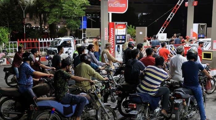 ECC okays revision in dealers' margins, petroleum dealers call off strike